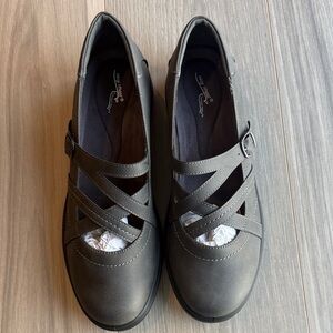 NWOT Easy Street Women's Wise Gray Mary Jane Flats Size 11